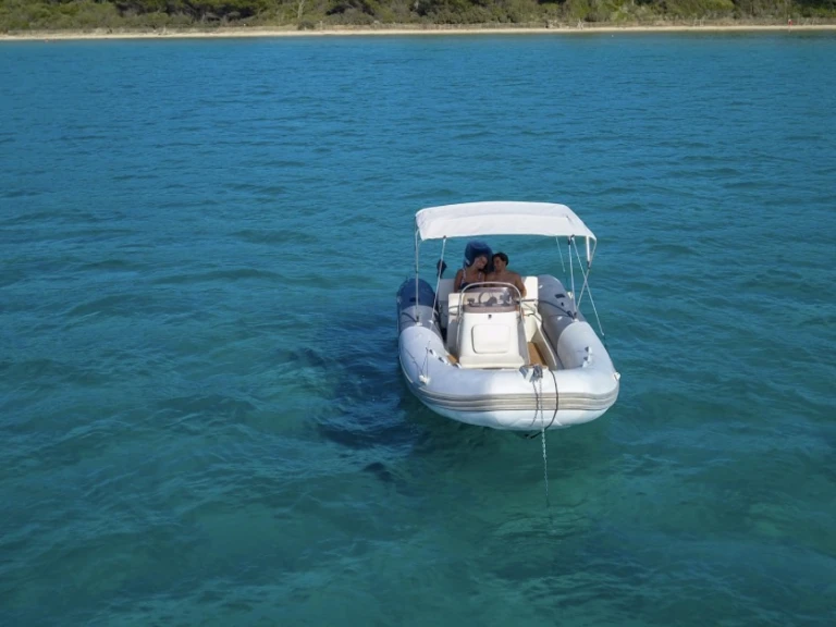 Hire a Zodiac Medline 580 Limited Edition Hyères