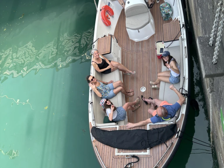 Yacht charter Dinard - Maxima 750 flying lounge on SamBoat