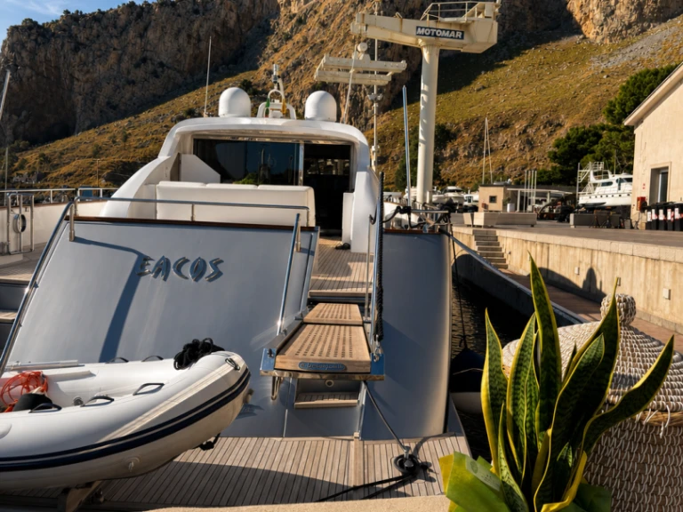 Charter a Tecnomar Velvet 24L in Poltu Quatu on Samboat