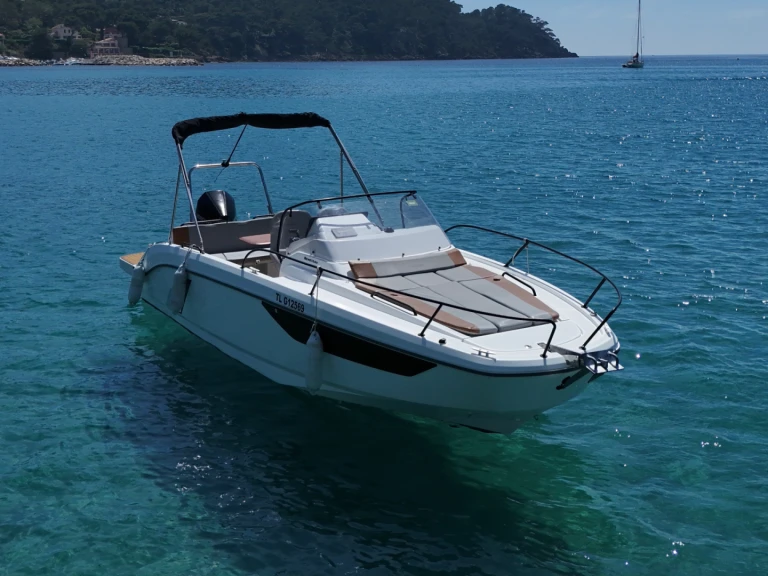 Motorboat hire in La Madrague - Bénéteau Flyer 8 SUNdeck