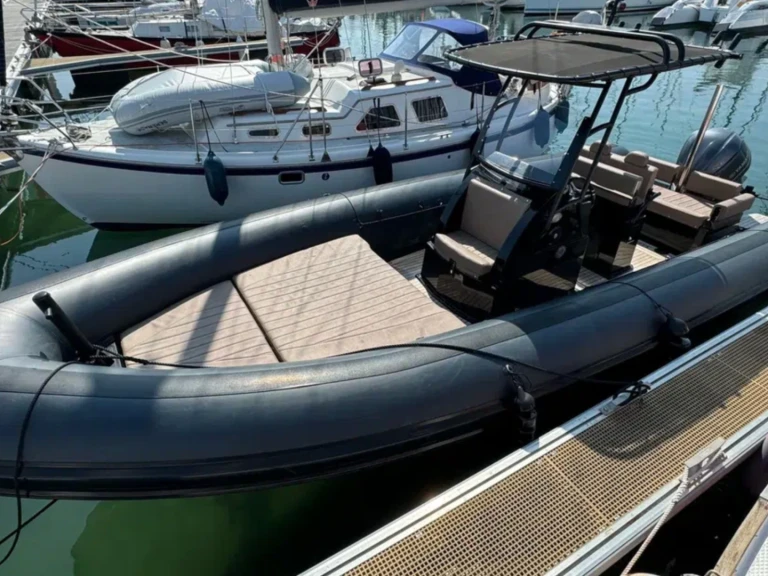 Hire RIB with or without skipper Sea Water Grand Piquey