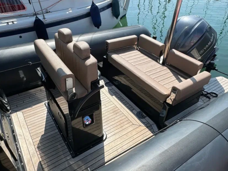 Hire RIB Sea Water with a boat licence