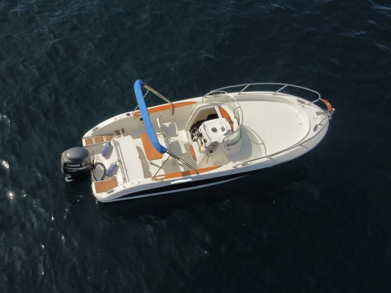 Charter a Sessa Marine Key Largo 22 Cabine in Le Barcarès on Samboat