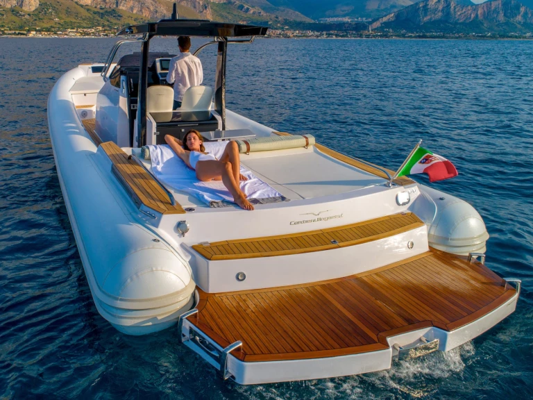 Yacht charter Poltu Quatu - Magazzu MX 11 Coupé on SamBoat