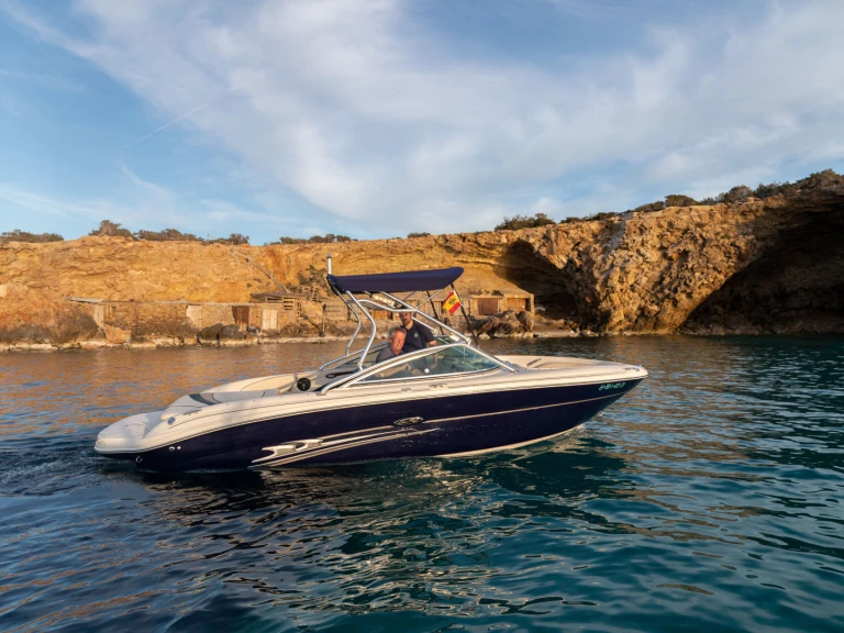Motorboat to hire Sant Antoni de Portmany at the best price