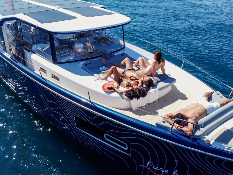 Yacht charter Golfe de Saint-Tropez - Jeanneau Sealoft 480 on SamBoat