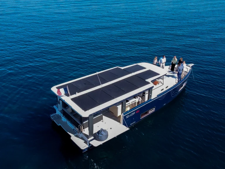 Charter a Jeanneau Sealoft 480 in Golfe de Saint-Tropez on Samboat