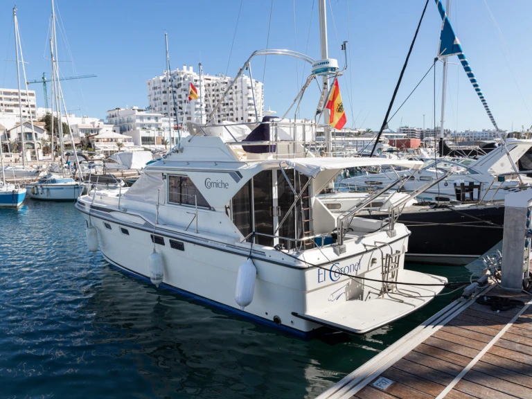 Motorboat hire in Sant Antoni de Portmany - Fairline Corniche 31 Fly