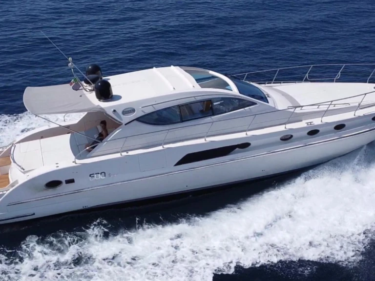 Luxury Yacht to hire Salerno at the best price