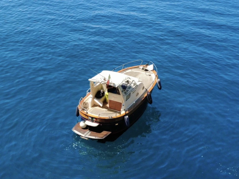 Charter a Acquaviva 30 EXE in Salerno on Samboat