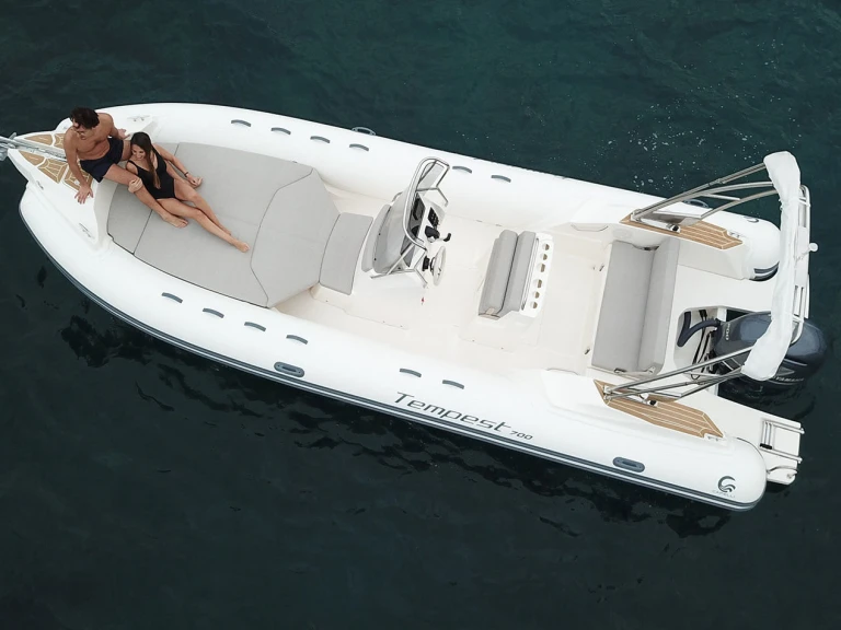 Yacht charter Le Lavandou - Capelli Tempest 700 Open on SamBoat
