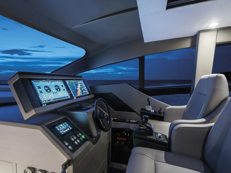 Hire Luxury Yacht with or without skipper Pershing Naples