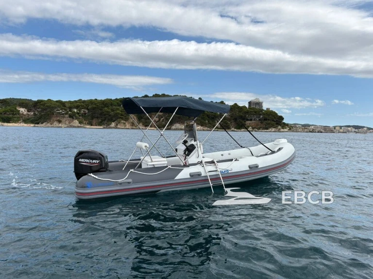 Hire a Golden Ship Aura 520 Palamós