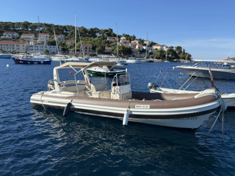 RIB hire in Hvar - Marco Twentythree power 