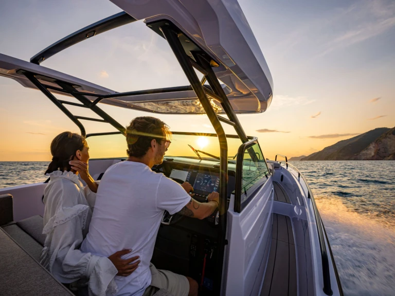 Hire a Axopar Axopar 37 Sun-Top Naples