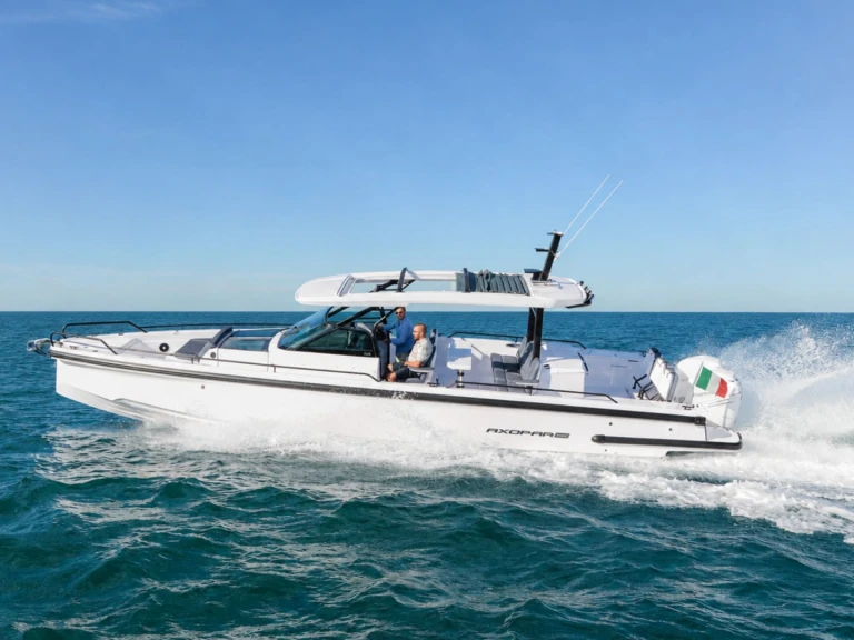 Motorboat hire in Naples - Axopar Axopar 37 Sun-Top