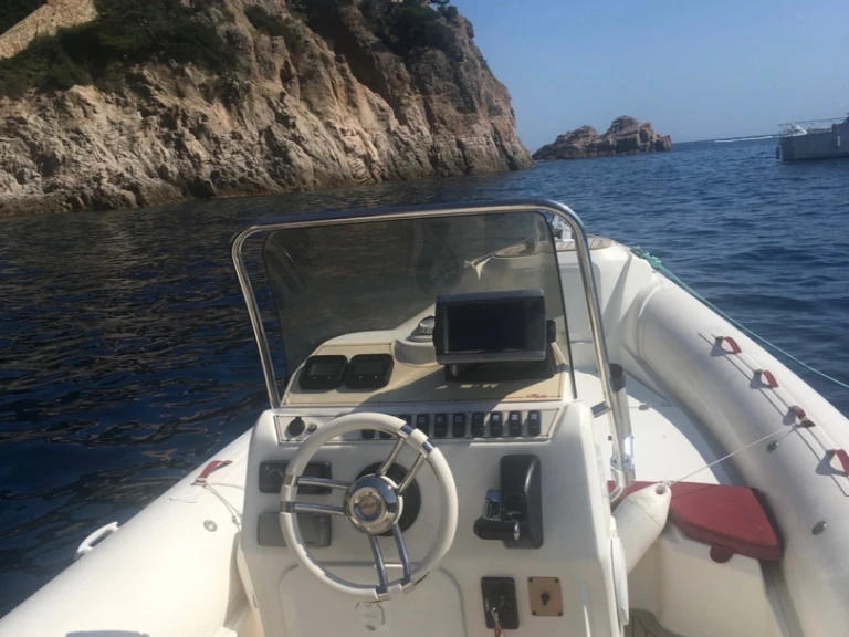 Hire a Nuova Jolly Prince 23 Andernos-les-Bains