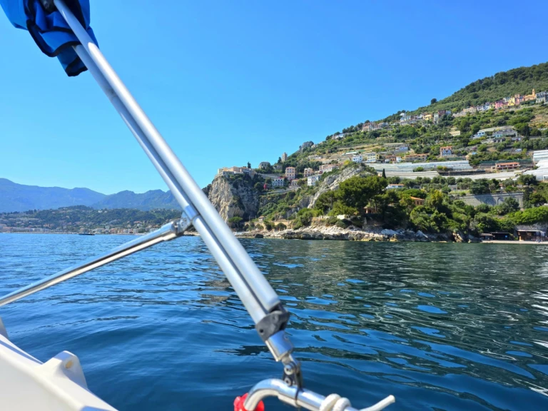 Hire Motorboat with or without skipper Whaly France