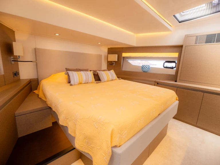 Hire Luxury Yacht Prestige Yachts with a boat licence