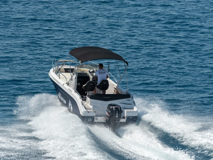 Yacht charter Trogirski Zaliv - Ranieri Voyager 21 S on SamBoat