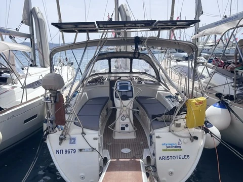 Hire a Bavaria Bavaria 38 Cruiser Lávrio