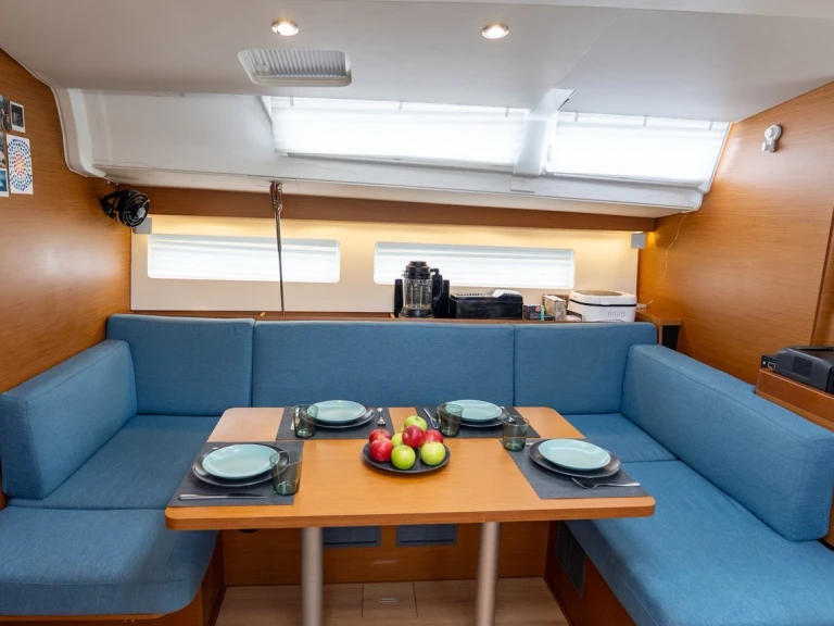 Charter a Jeanneau Sun Odyssey 490 in Malé on Samboat