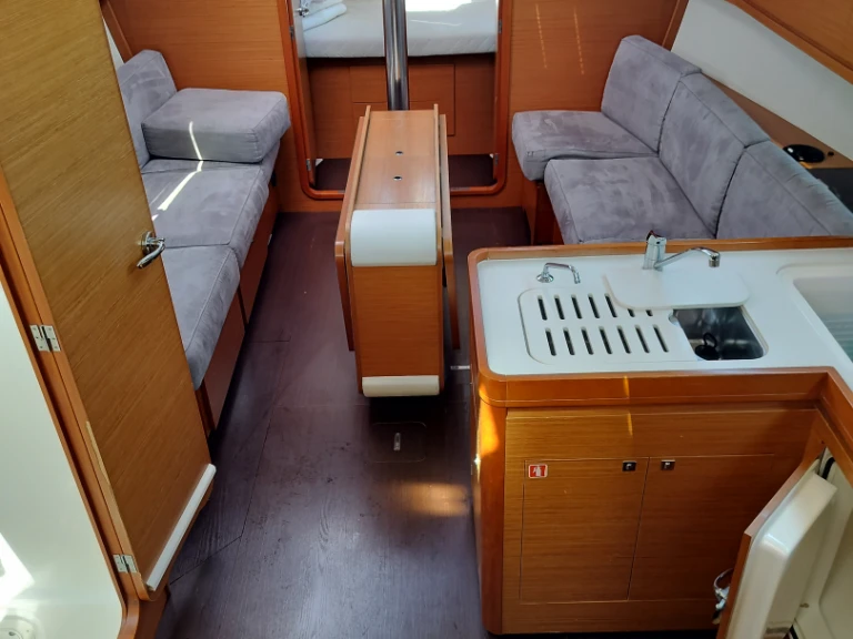 Sailboat hire in Izola - Dufour Dufour 382 Grand Large