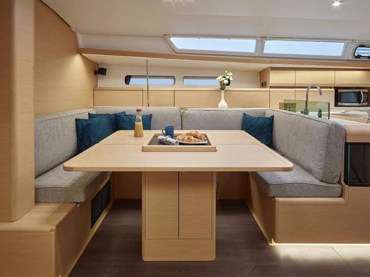 Hire Sailboat with or without skipper Jeanneau La Paz