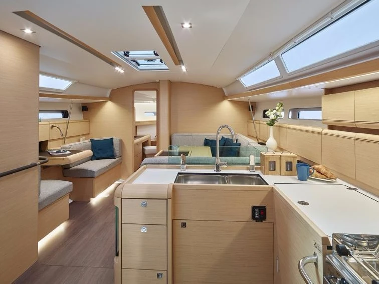 Sailboat to hire La Paz at the best price