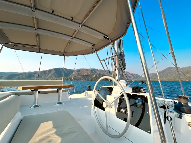 Hire Catamaran Bali with a boat licence