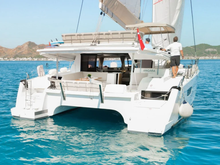Yacht charter Marmaris - Fountaine Pajot Tanna 47 on SamBoat