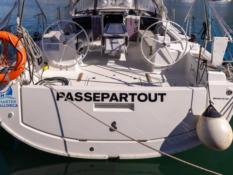 Hire Sailboat Bénéteau with a boat licence