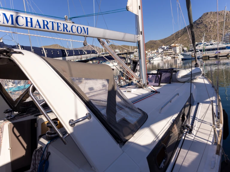 Sailboat to hire Port de Pollença at the best price