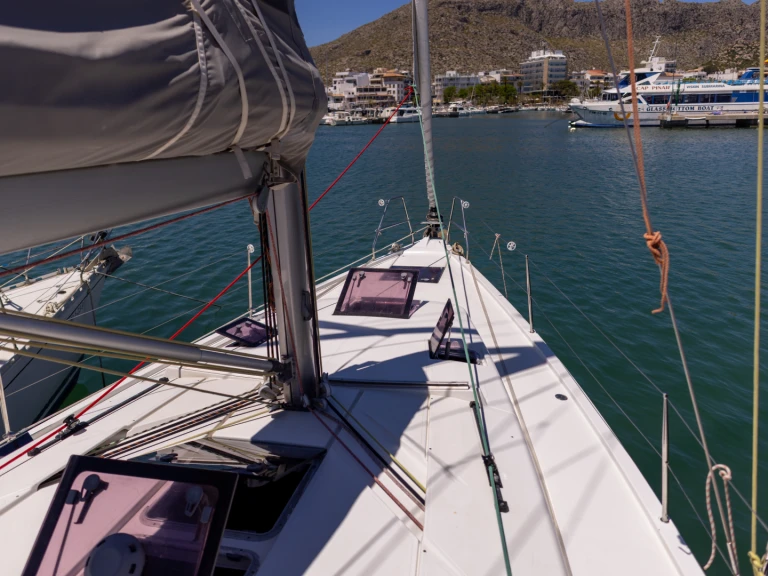 Hire a Hanse Hanse 415 Port de Pollença