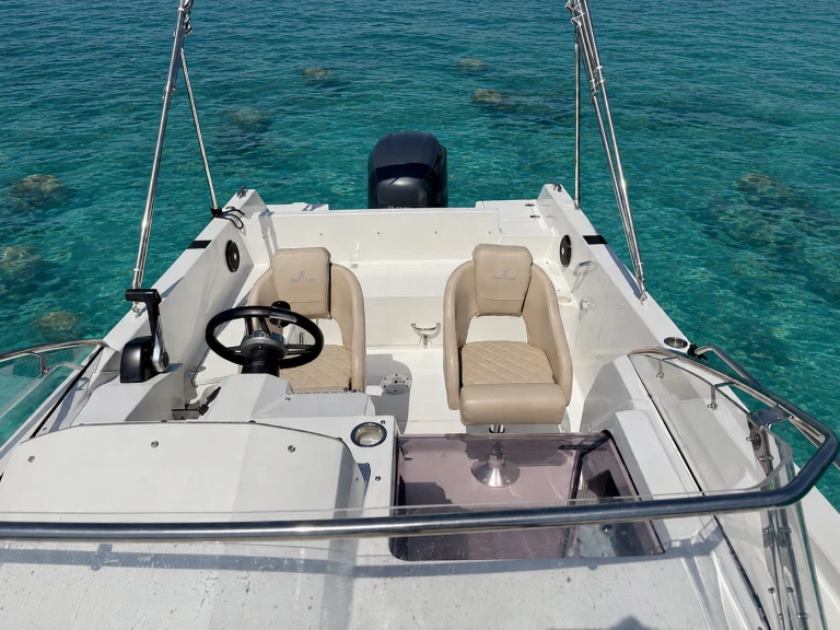 Hire a Pacific Craft Pacific Craft 730 SC Mandelieu-la-Napoule