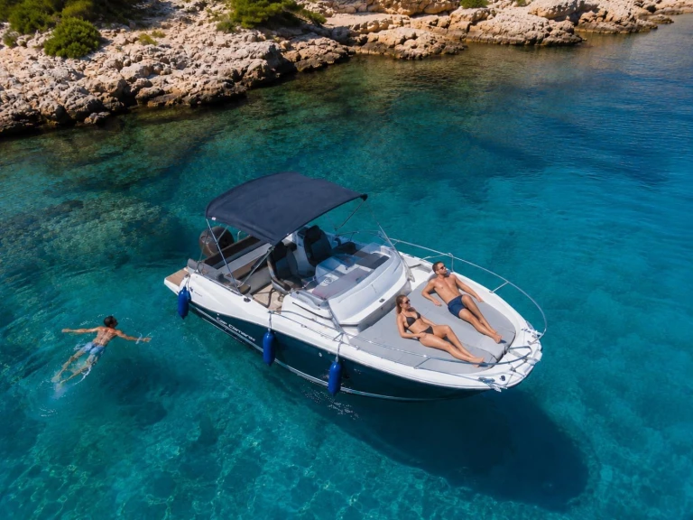 Hire a Jeanneau Cap Camarat 6.5 WA Serie 3 Saint-Laurent-du-Var