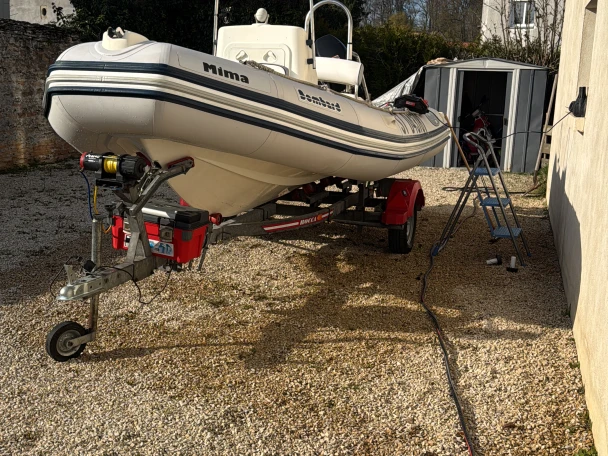 Bombard Explorer 500 SB charter bareboat or skippered in  Beaune