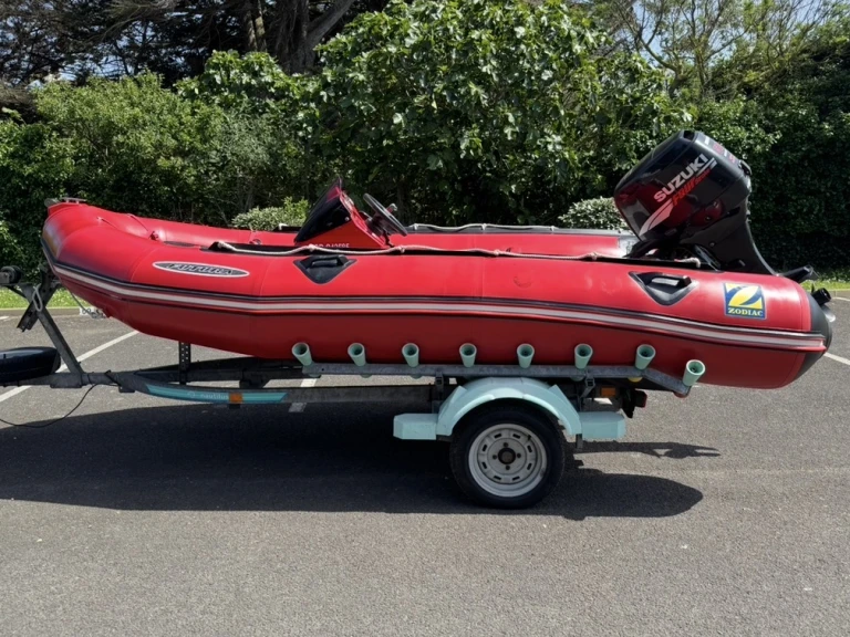 Hire RIB with or without skipper Zodiac Erquy