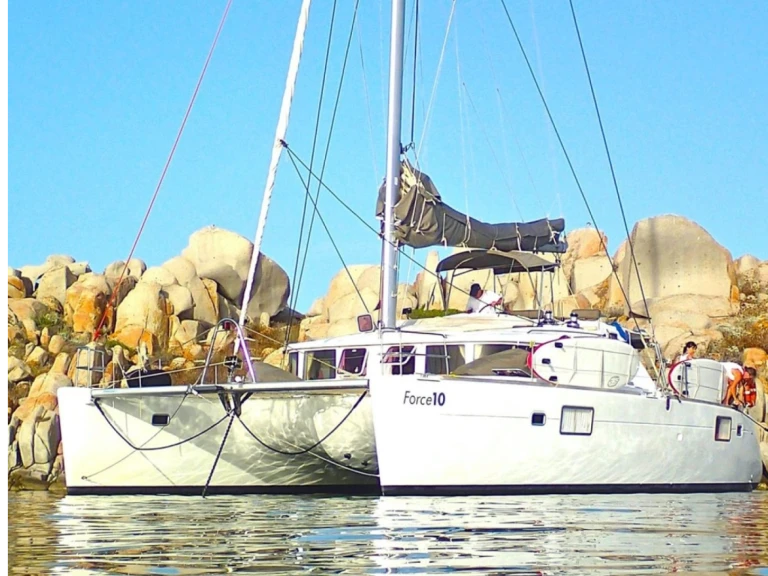 Catamaran hire in La Maddalena - Lagoon Lagoon 440
