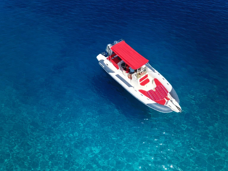 Hire a Marlin Boat 790 Pro Dynamic Medulin