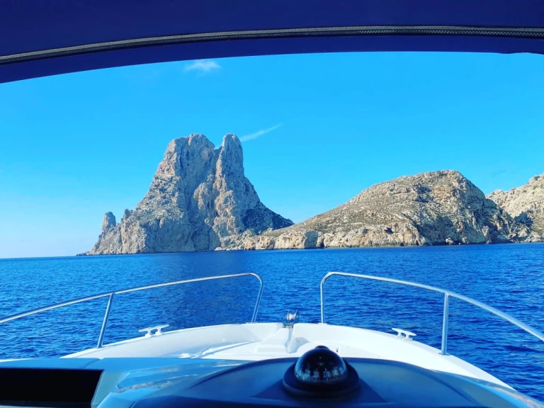 Yacht charter Ibiza Town - Jeanneau Cap Camarat 6.5 WA on SamBoat
