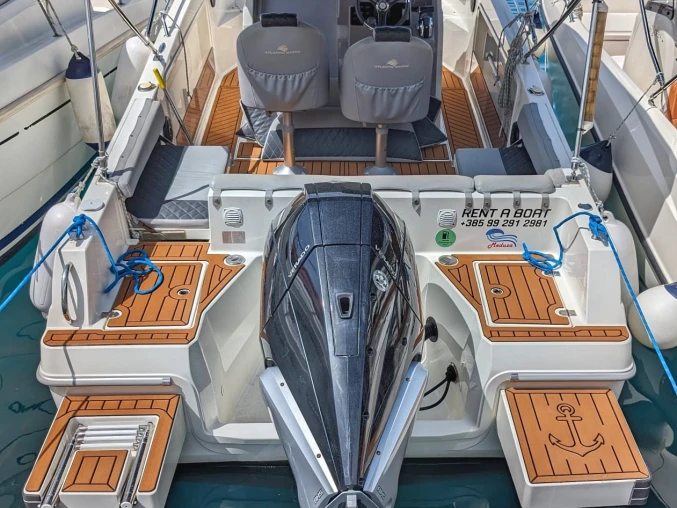 Charter a Atlantic 750 Open in Makarska on Samboat