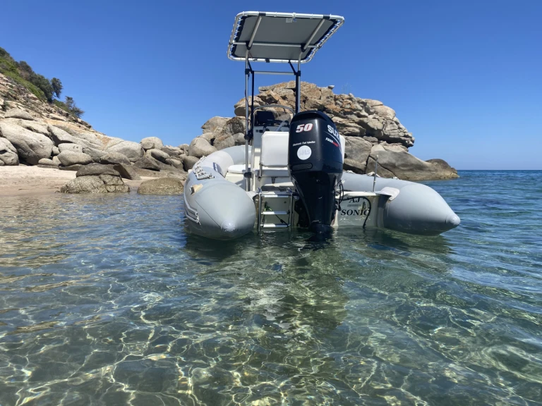 Hire RIB Bombard with a boat licence