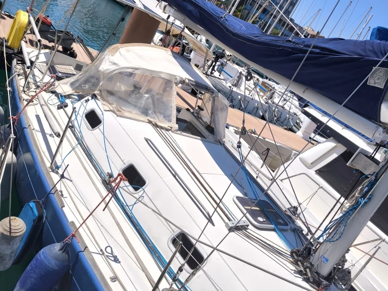 Sailboat hire in La Seyne-sur-Mer - Bénéteau First 31.7