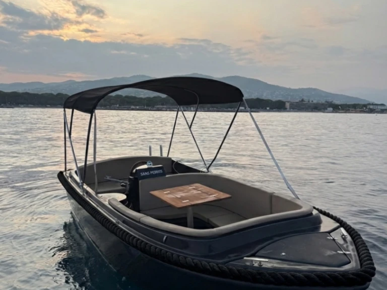 Yacht hire Mandelieu-la-Napoule cheap Delta Kruger 480