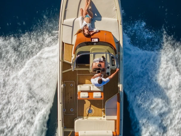 Yacht charter Mandelieu-la-Napoule - Invictus  Invictus 240 CX on SamBoat