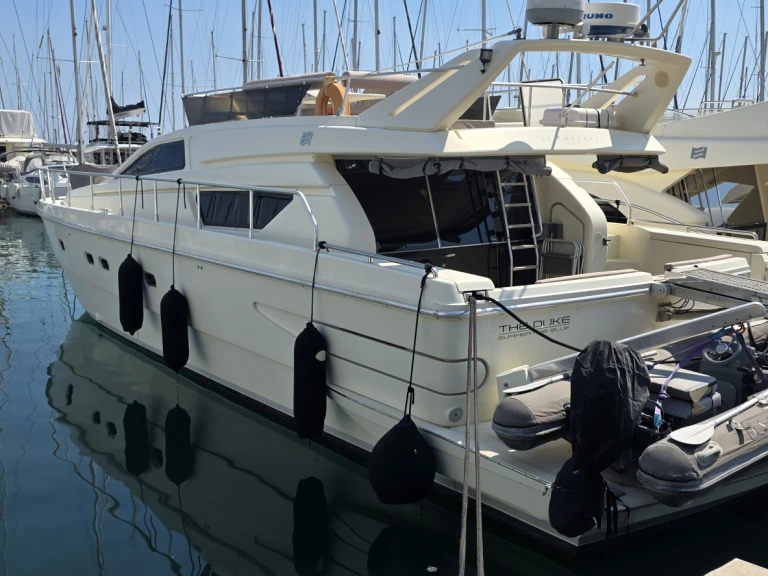 Hire Luxury Yacht Ferretti with a boat licence