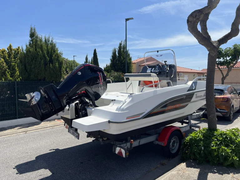 Charter a Bénéteau Flyer 5.5 in Le Barcarès on Samboat