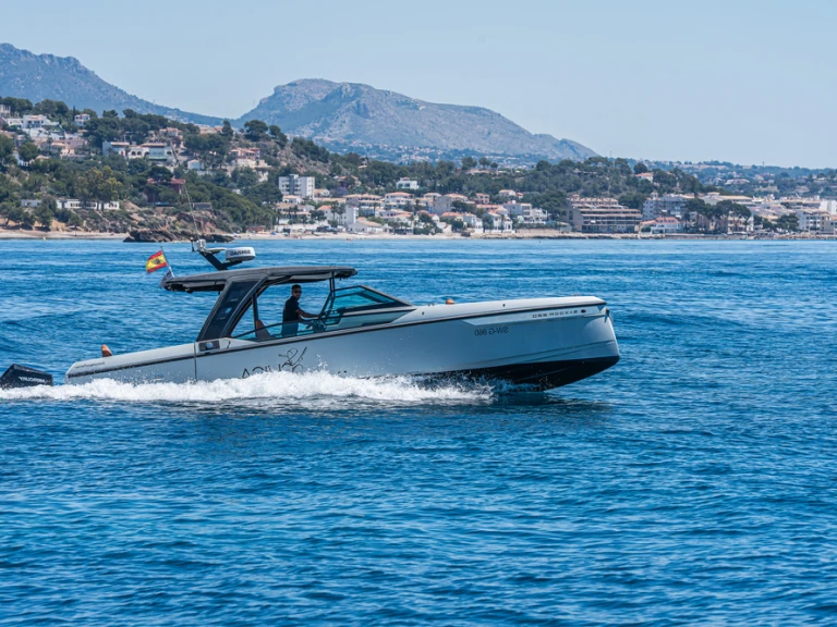 Italboats saxdor 320GTO charter bareboat or skippered in  Altea