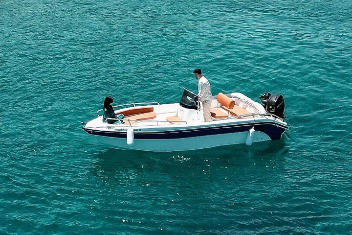 Motorboat to hire Rhodes (City) at the best price